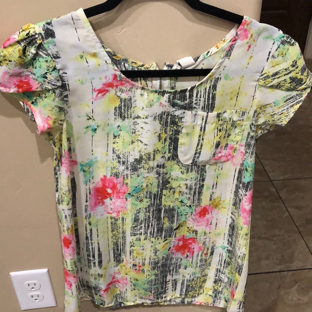 Colorful top